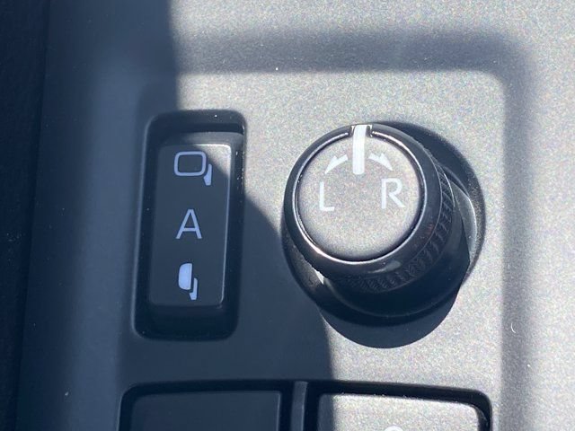 Used 2024 Toyota Sequoia Capstone AWD/4WD image 20