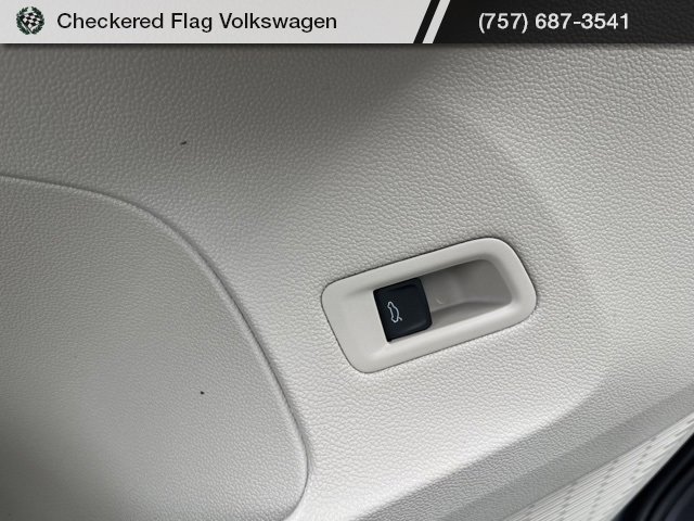 New 2025 Volkswagen Atlas SE image 30