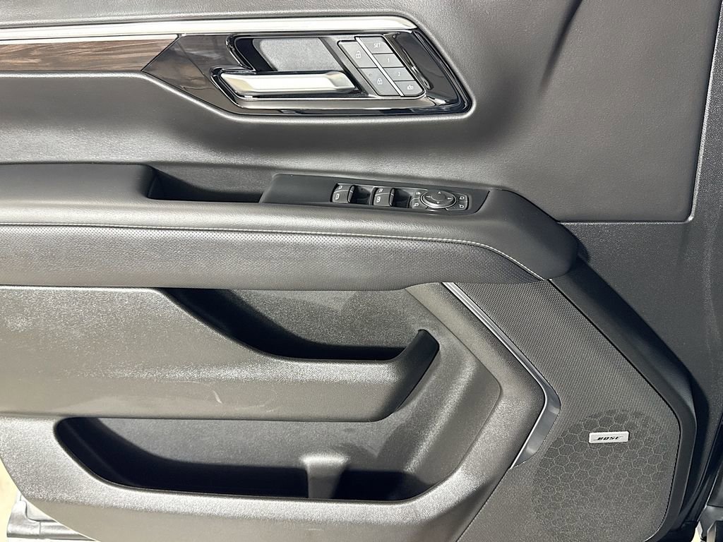 Certified 2025 Chevrolet Suburban Premier image 16