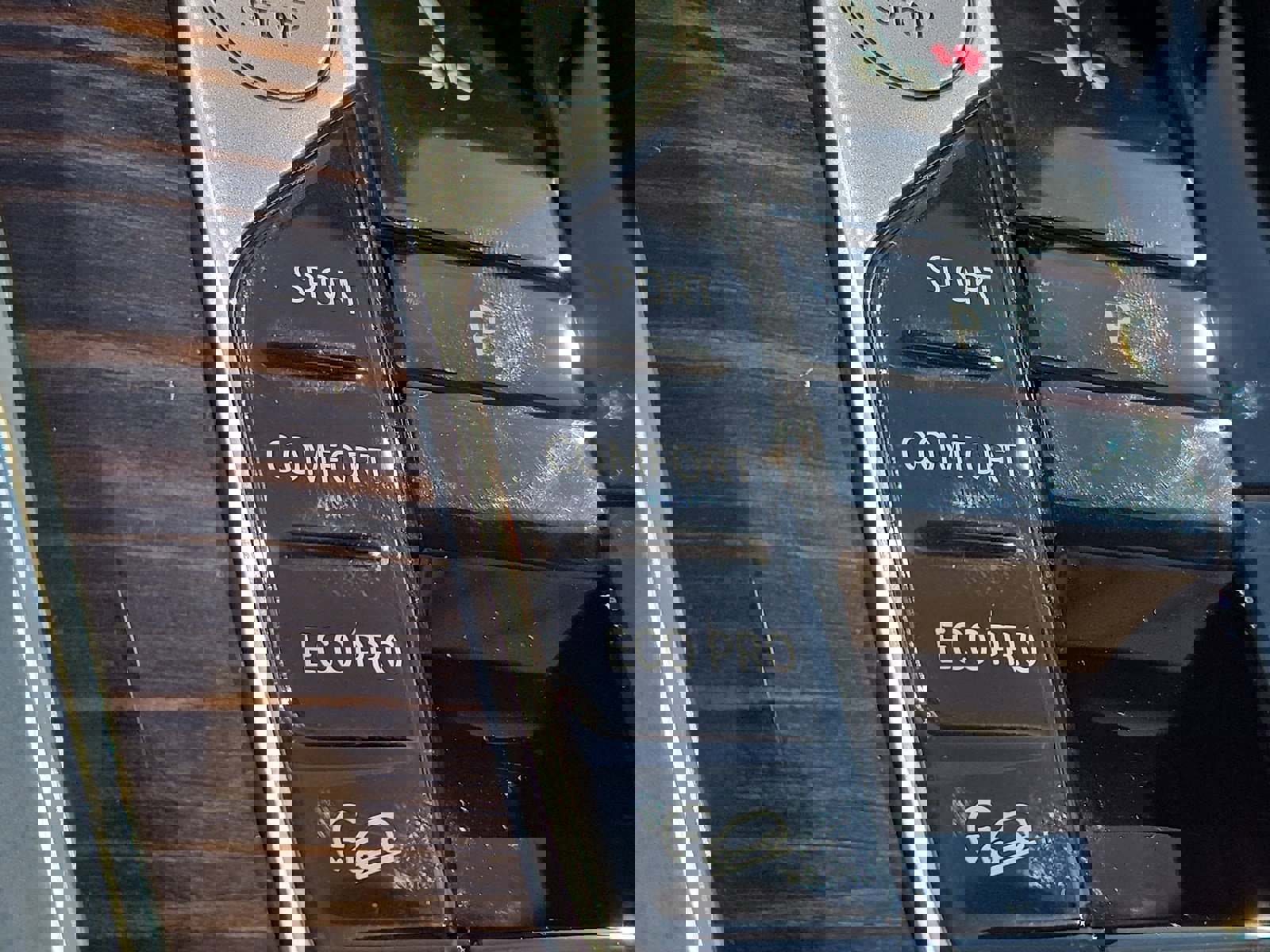 Used 2026 BMW X5 xDrive40i w/ Premium Package image 25