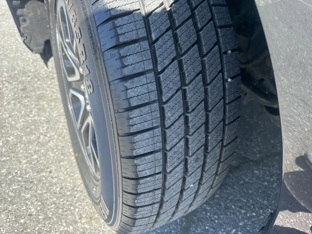 Used 2024 Ford Expedition Max XLT image 36