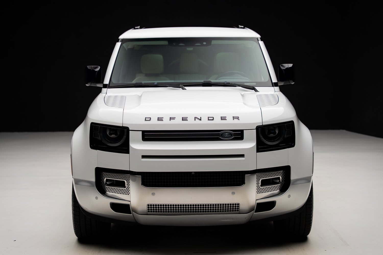 Used 2023 Land Rover Defender 130 First Edition image 6