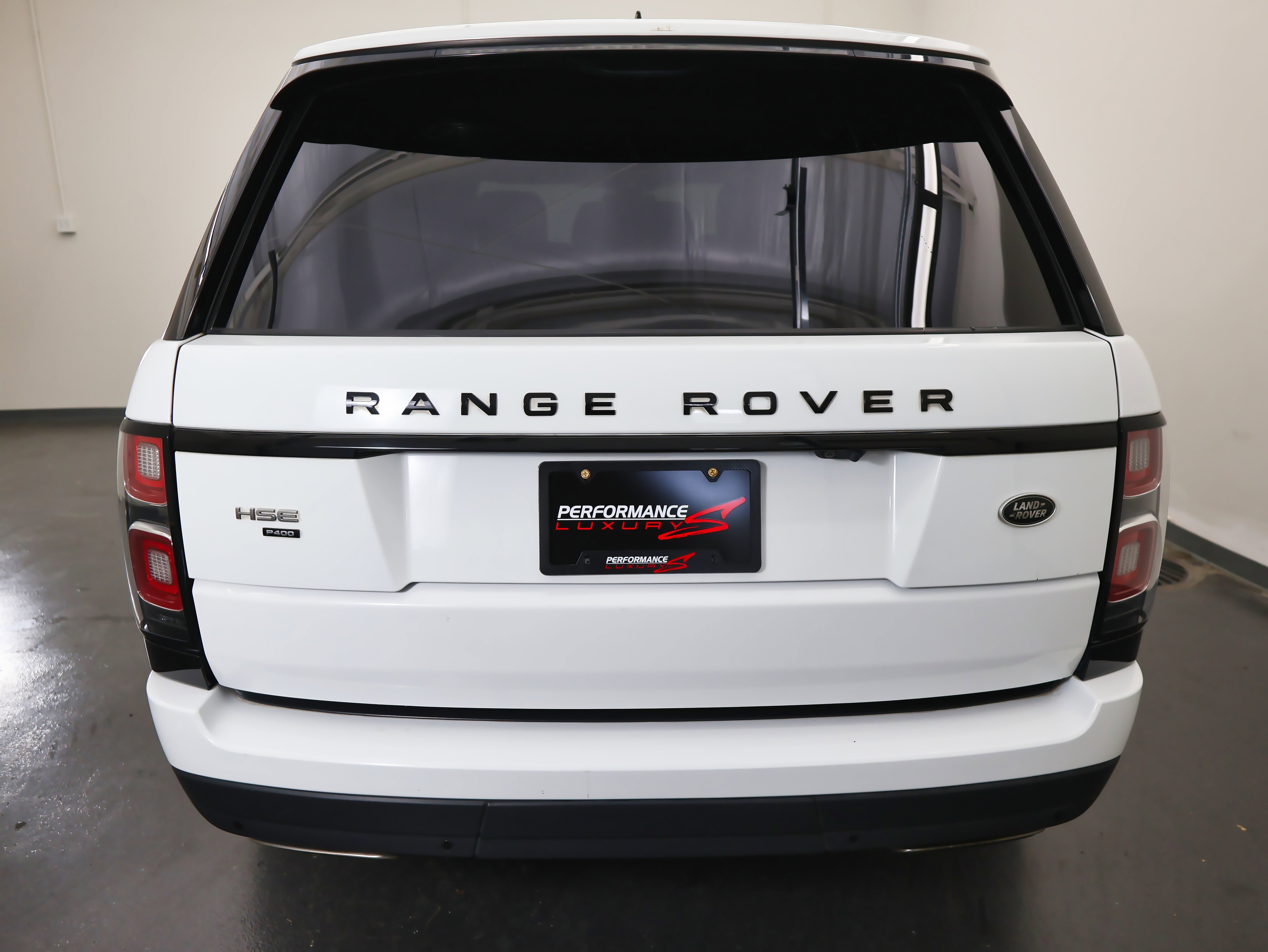 Used 2020 Land Rover Range Rover HSE image 4