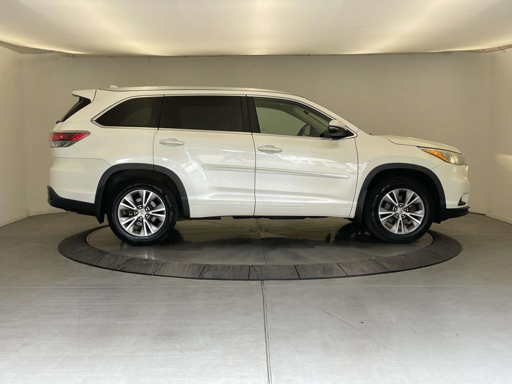 Used 2015 Toyota Highlander XLE AWD/4WD image 6