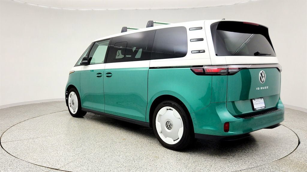 Used 2025 Volkswagen ID. Buzz 1st Edition RWD image 7