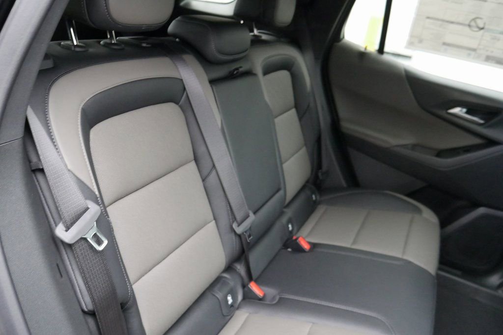 New 2026 Chevrolet Equinox LT w/ Convenience Package II FWD image 23