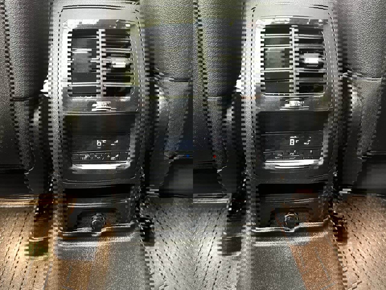 Used 2018 BMW X3 xDrive30i w/ Premium Package image 13