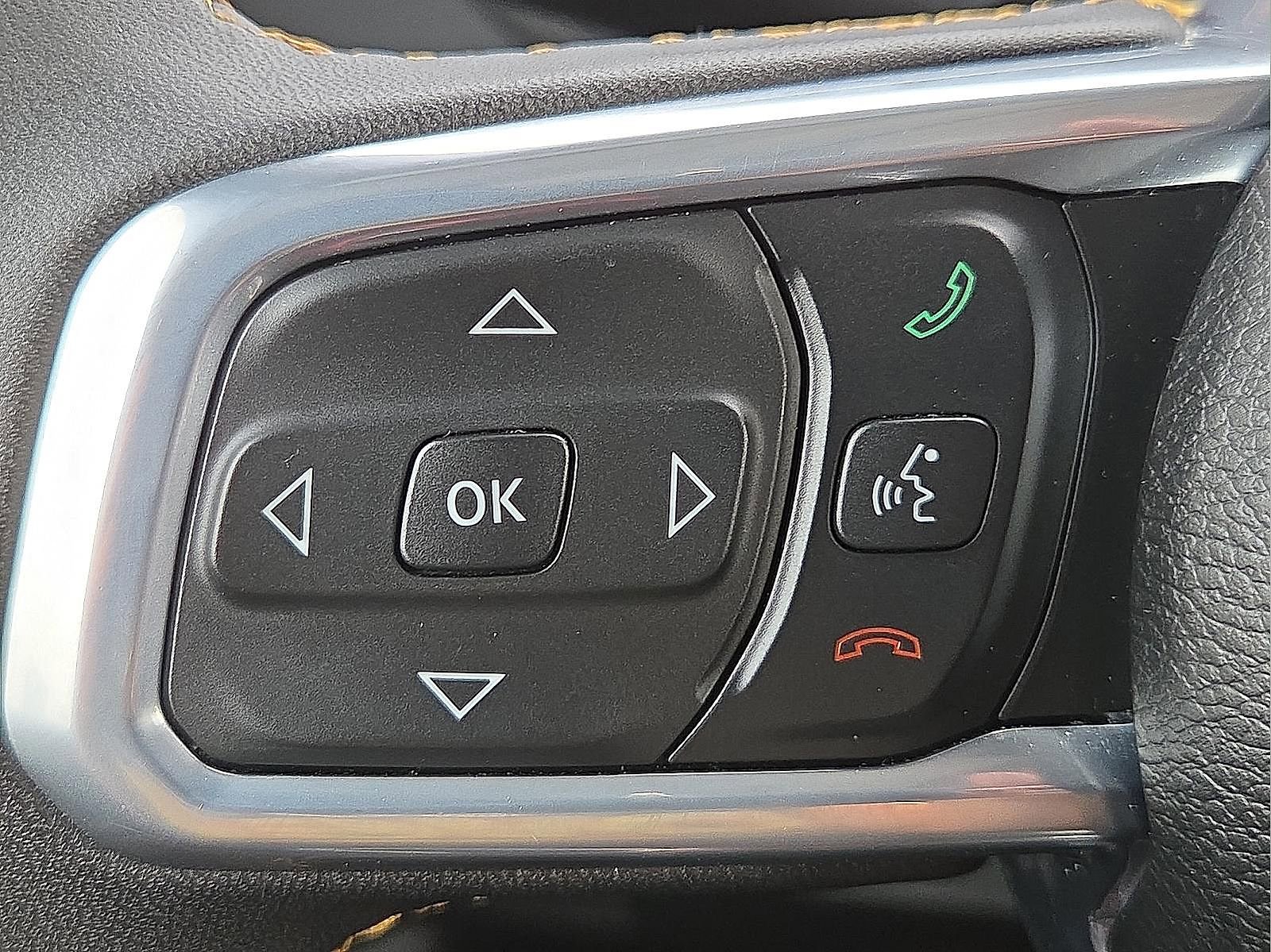 Used 2024 Jeep Wrangler Unlimited Sahara w/ Technology Group AWD/4WD image 19