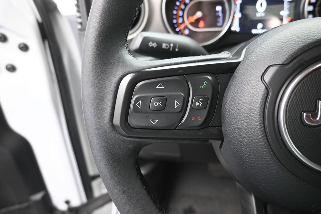Used 2023 Jeep Gladiator Sport AWD/4WD image 30