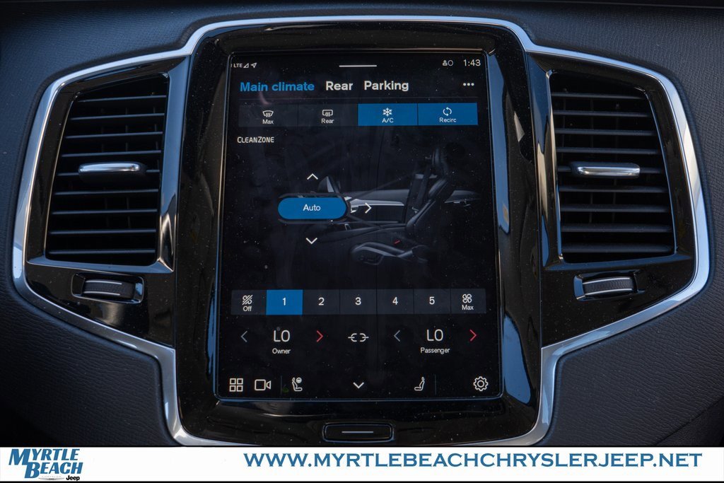 Used 2023 Volvo XC90 B6 Plus image 23