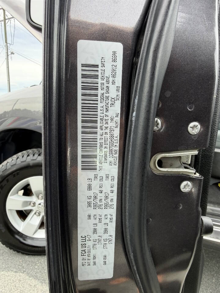Used 2017 RAM 1500 Classic SLT AWD/4WD image 23