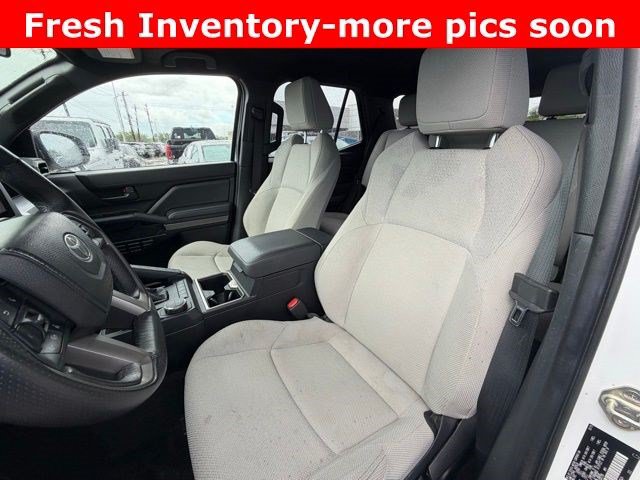 Used 2025 Toyota 4Runner SR5 RWD image 8