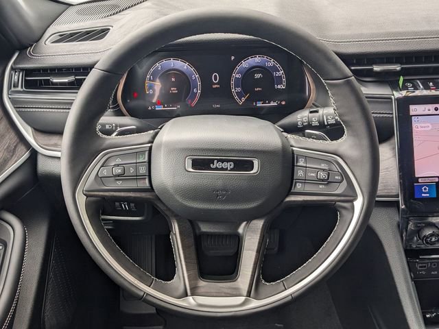 New 2025 Jeep Grand Cherokee Limited w/ Black Appearance Package image 16