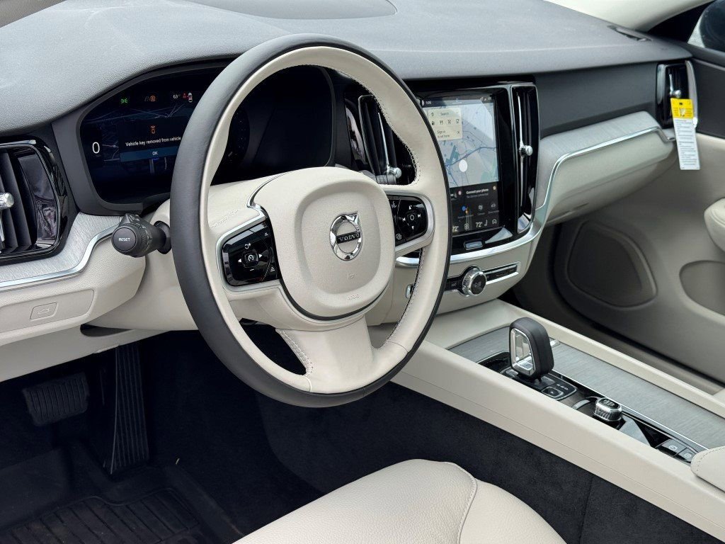 New 2026 Volvo V60 B5 Cross Country Plus w/ Protection Package Premier image 20