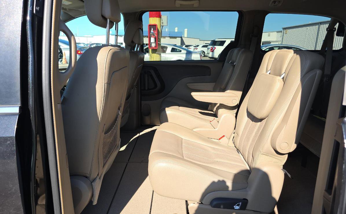 Used 2012 Chrysler Town & Country Touring w/ Entertainment Group #1 image 13
