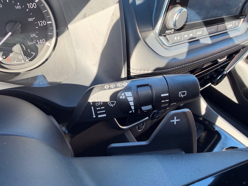 Used 2021 Nissan Rogue SV AWD/4WD image 17
