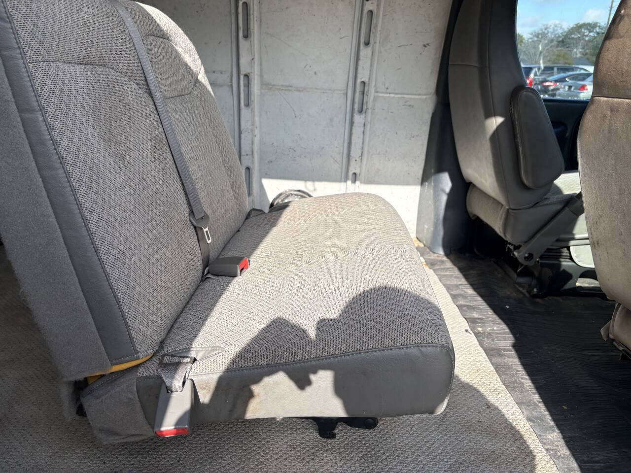 Used 2000 GMC Savana 2500 RWD image 13