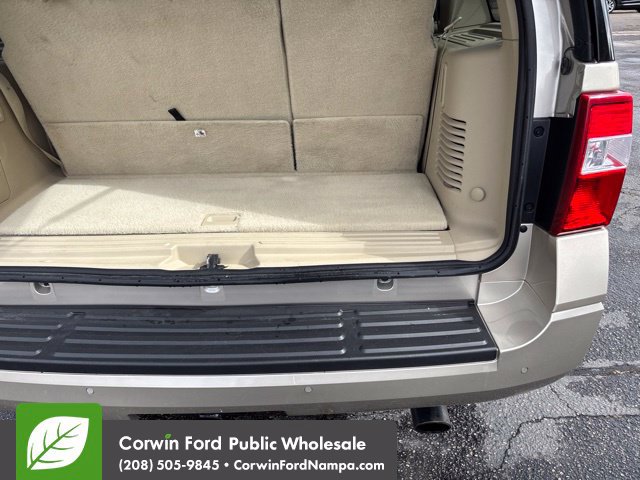 Used 2017 Ford Expedition Limited w/ Equipment Group 301A AWD/4WD image 32