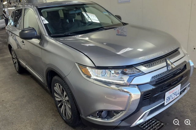 Used 2020 Mitsubishi Outlander ES FWD image 2