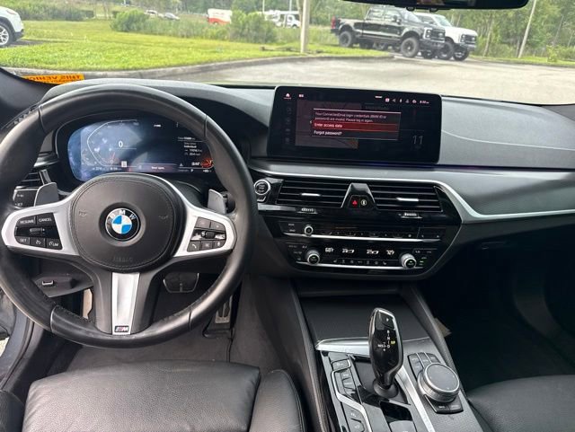 Used 2021 BMW 530i w/ M Sport Package RWD image 11