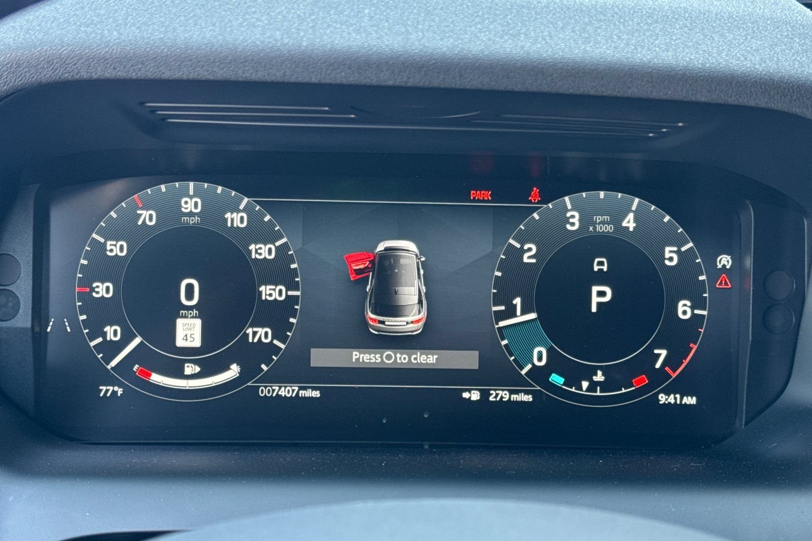 Certified 2025 Land Rover Discovery Sport Dynamic SE AWD/4WD image 30