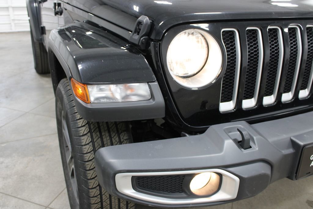 Used 2023 Jeep Wrangler Sahara image 12