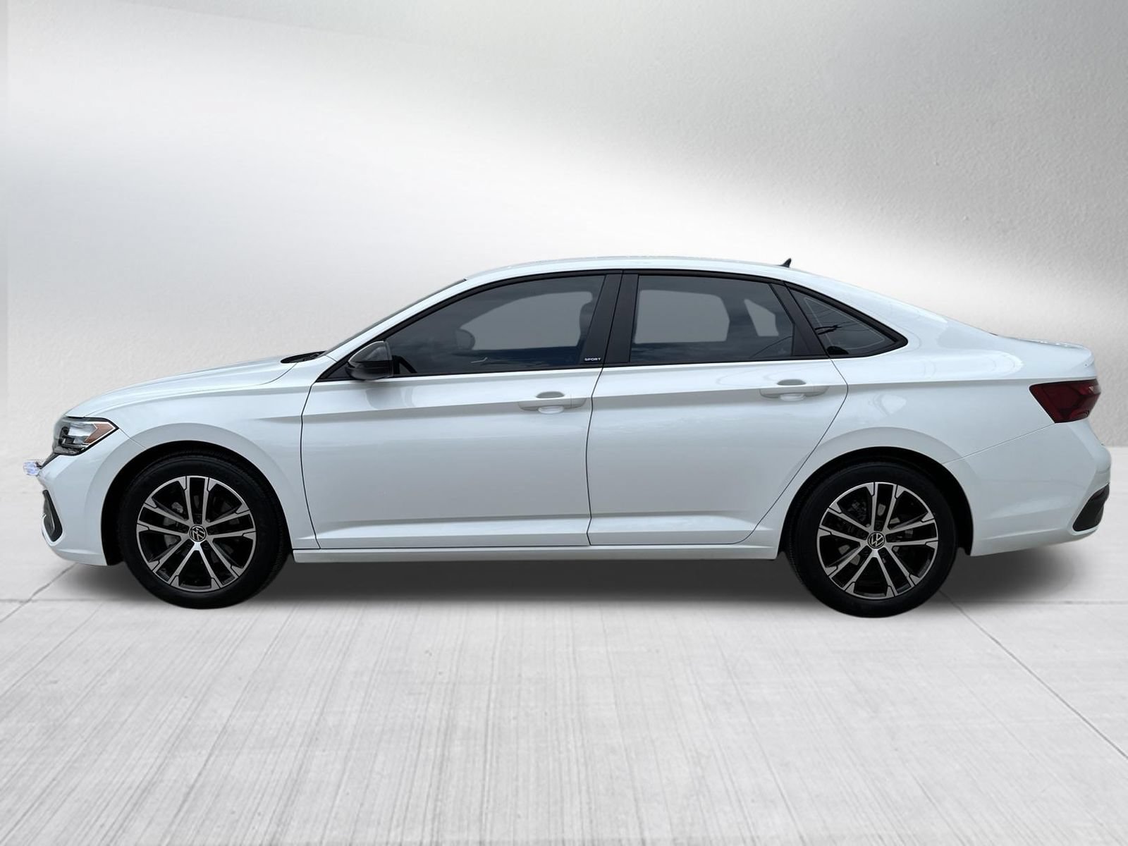 Used 2024 Volkswagen Jetta Sport FWD image 4