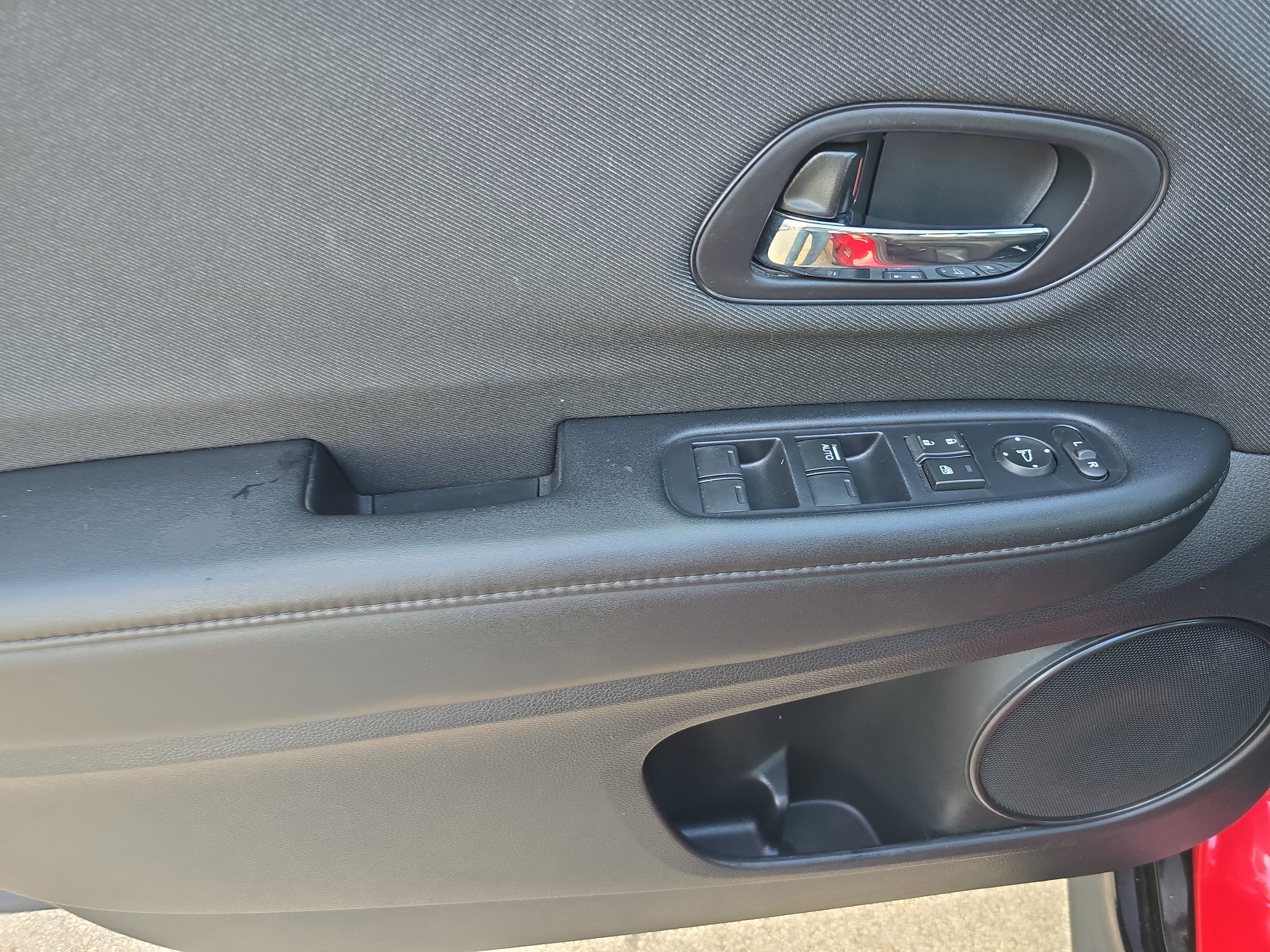 Certified 2019 Honda HR-V Sport image 13