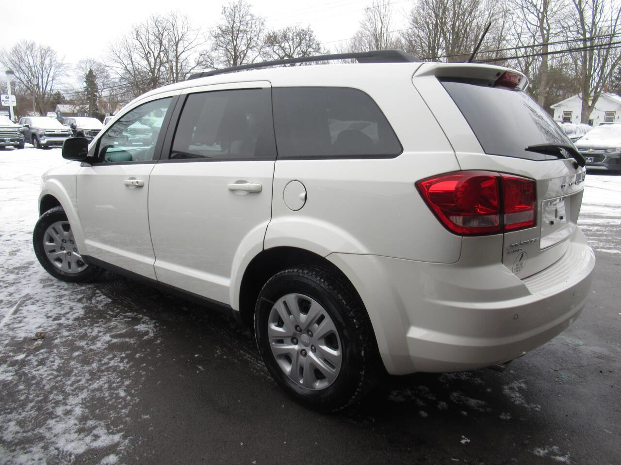 Used 2016 Dodge Journey SE w/ Safe & Sound Group image 11