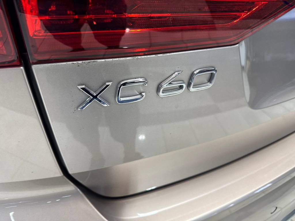 Used 2023 Volvo XC60 B5 Plus FWD image 23