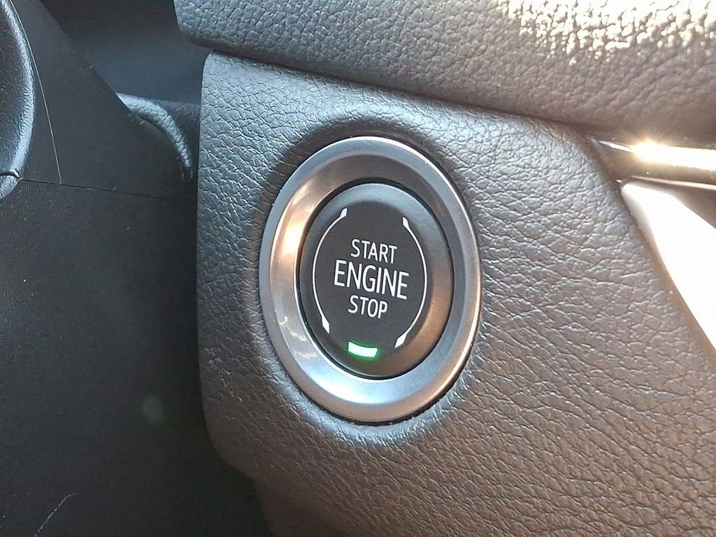 Certified 2025 Cadillac XT4 Premium Luxury AWD/4WD image 22