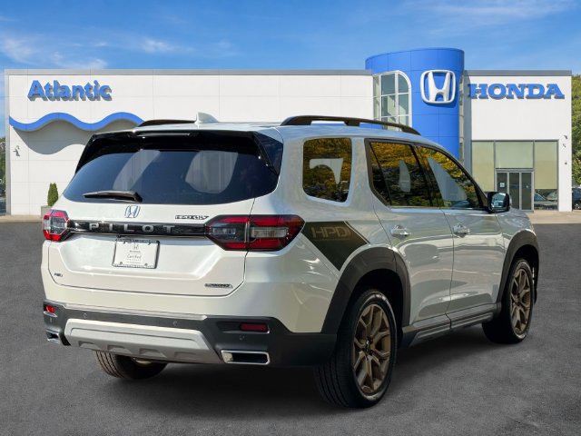 Certified 2024 Honda Pilot Touring image 5