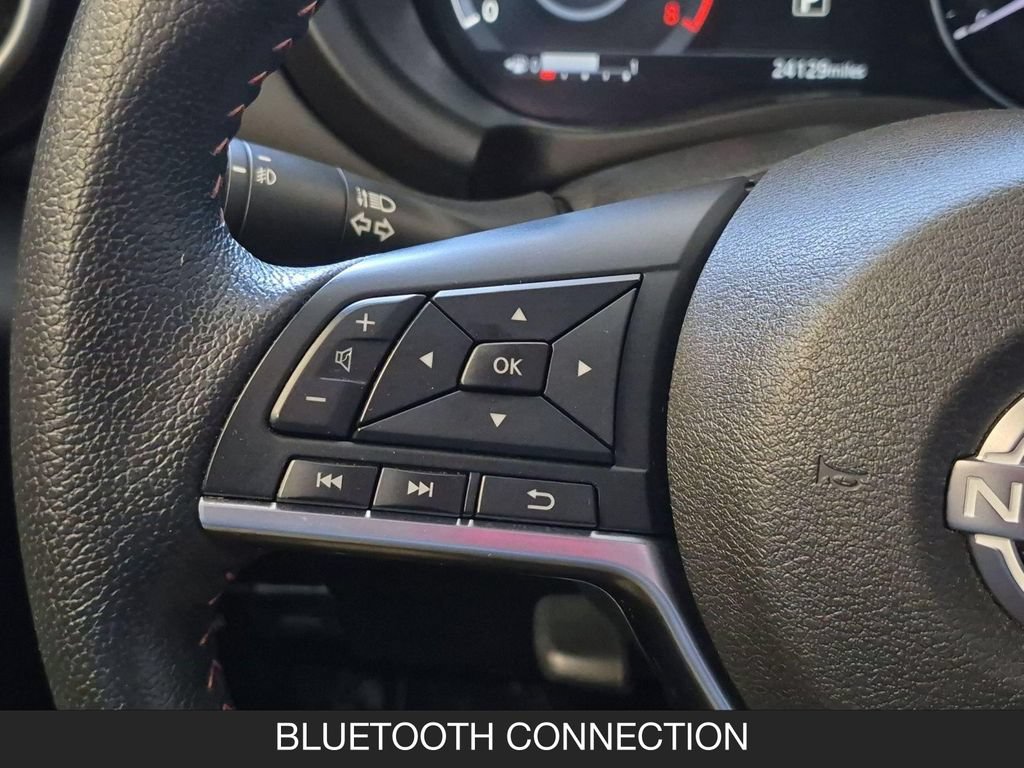 Certified 2023 Nissan Kicks SR FWD image 17