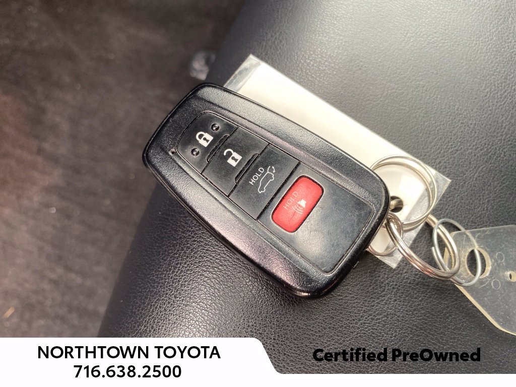 Used 2023 Toyota RAV4 XLE Premium AWD/4WD image 21