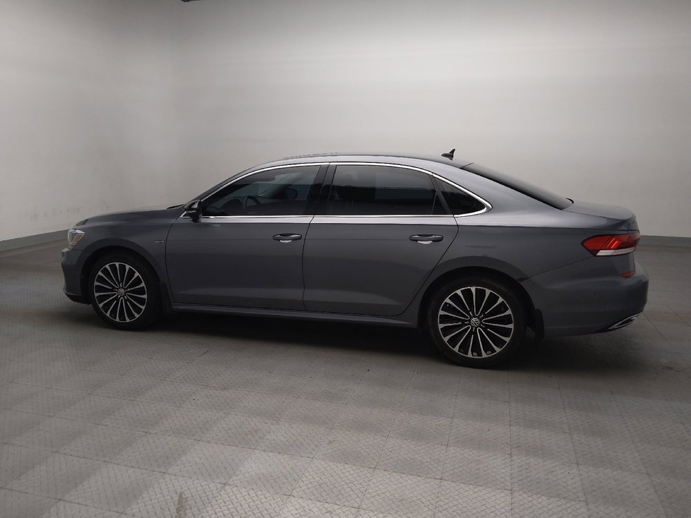 Used 2022 Volkswagen Passat 2.0T FWD image 3