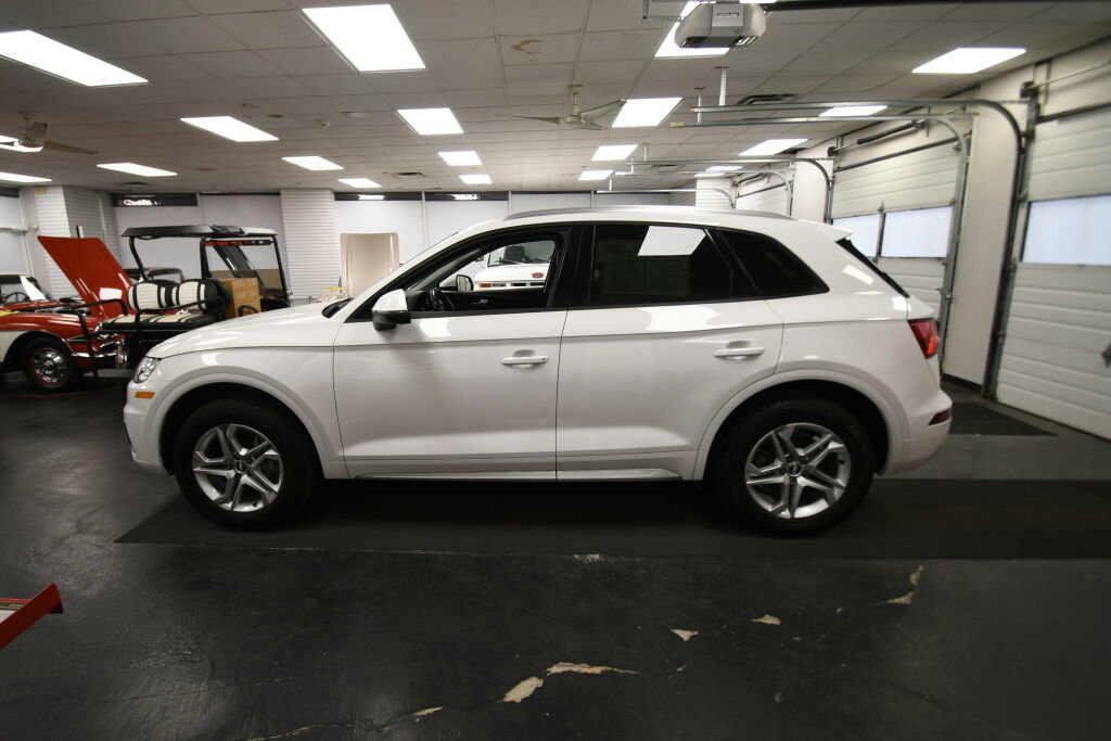 Used 2018 Audi Q5 2.0T Premium w/ Convenience Package AWD/4WD image 3