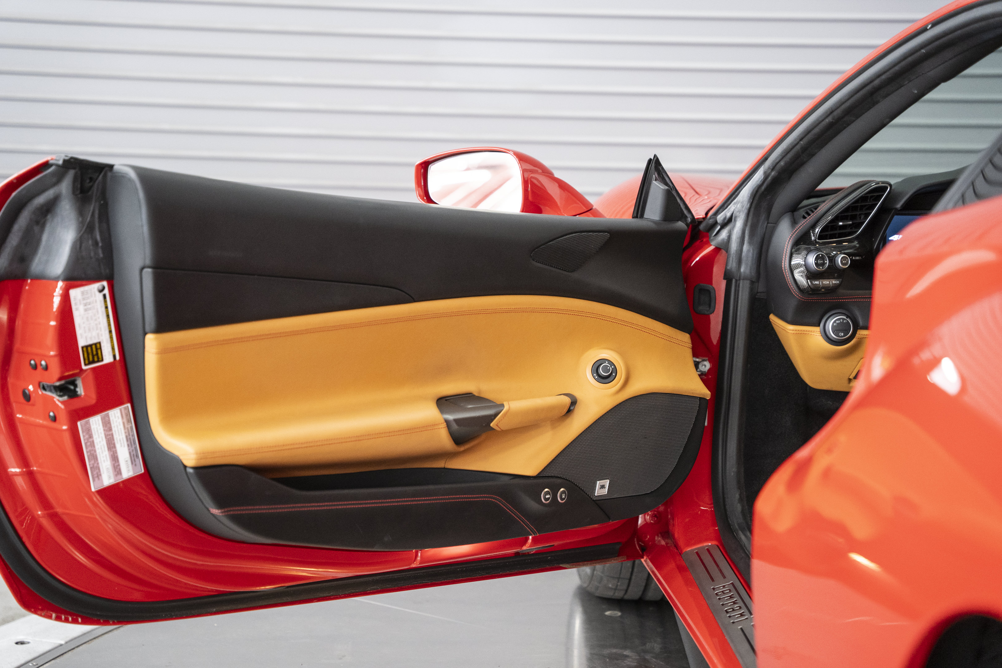 Used 2018 Ferrari 488 GTB RWD image 20
