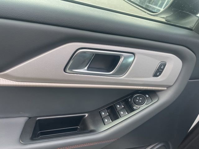 Certified 2025 Ford Explorer Active image 22