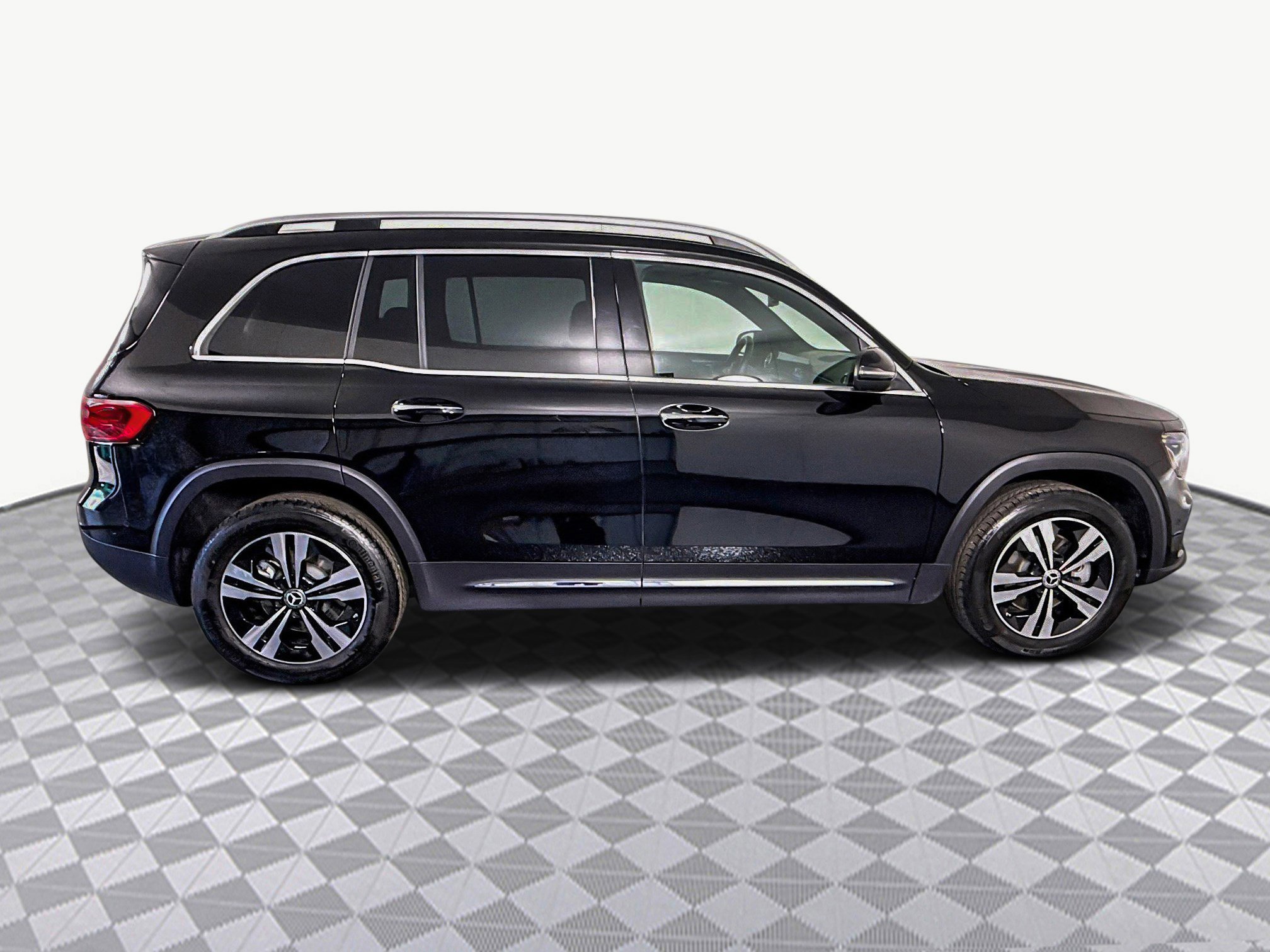 Used 2025 Mercedes-Benz GLB 250 image 11