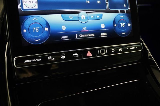 Used 2022 Mercedes-Benz SL 55 AMG 4MATIC w/ Driver Assistance Package image 27