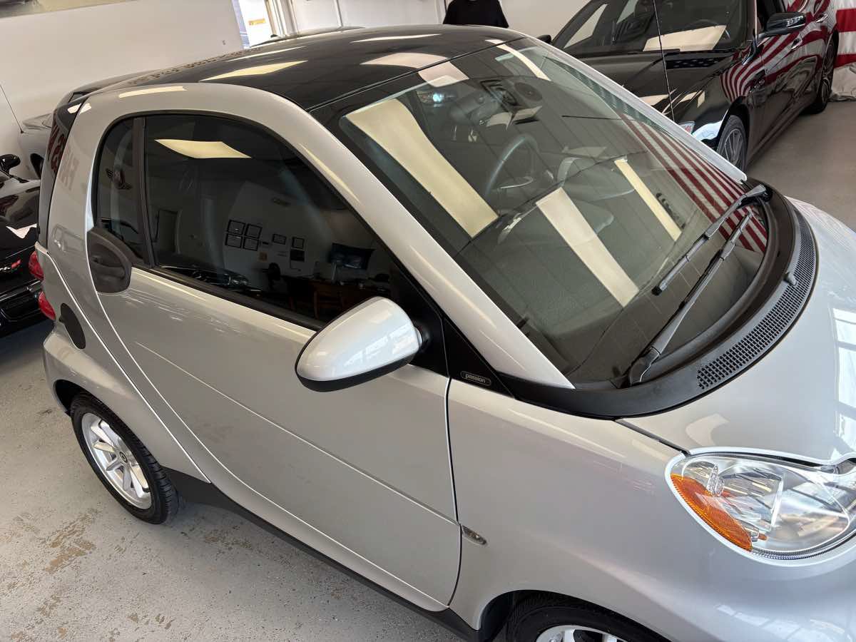 Used 2009 smart fortwo pure RWD image 3