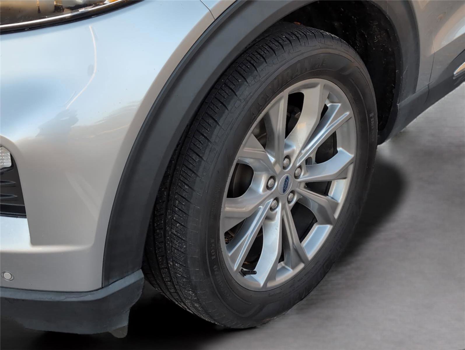 Used 2022 Ford Explorer Limited w/ Equipment Group 301A image 11