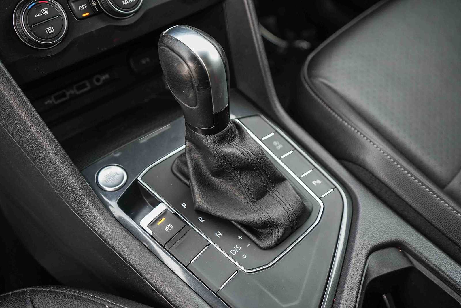 Used 2020 Volkswagen Tiguan SE R-Line image 16