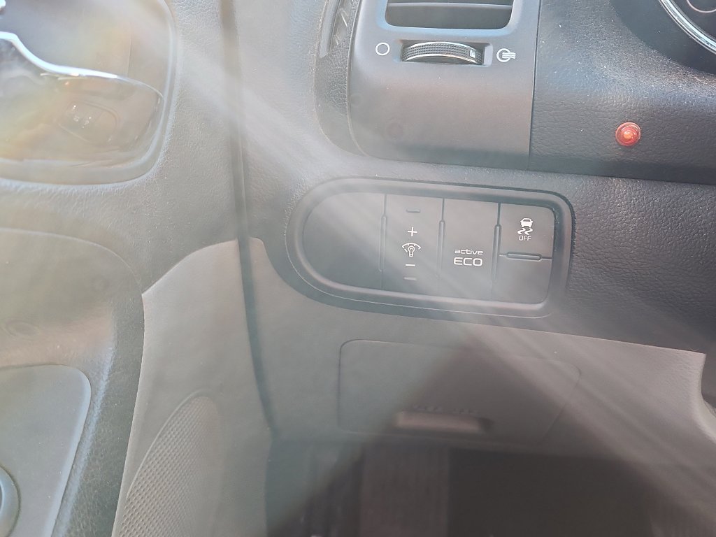 Used 2015 Kia Forte LX image 19