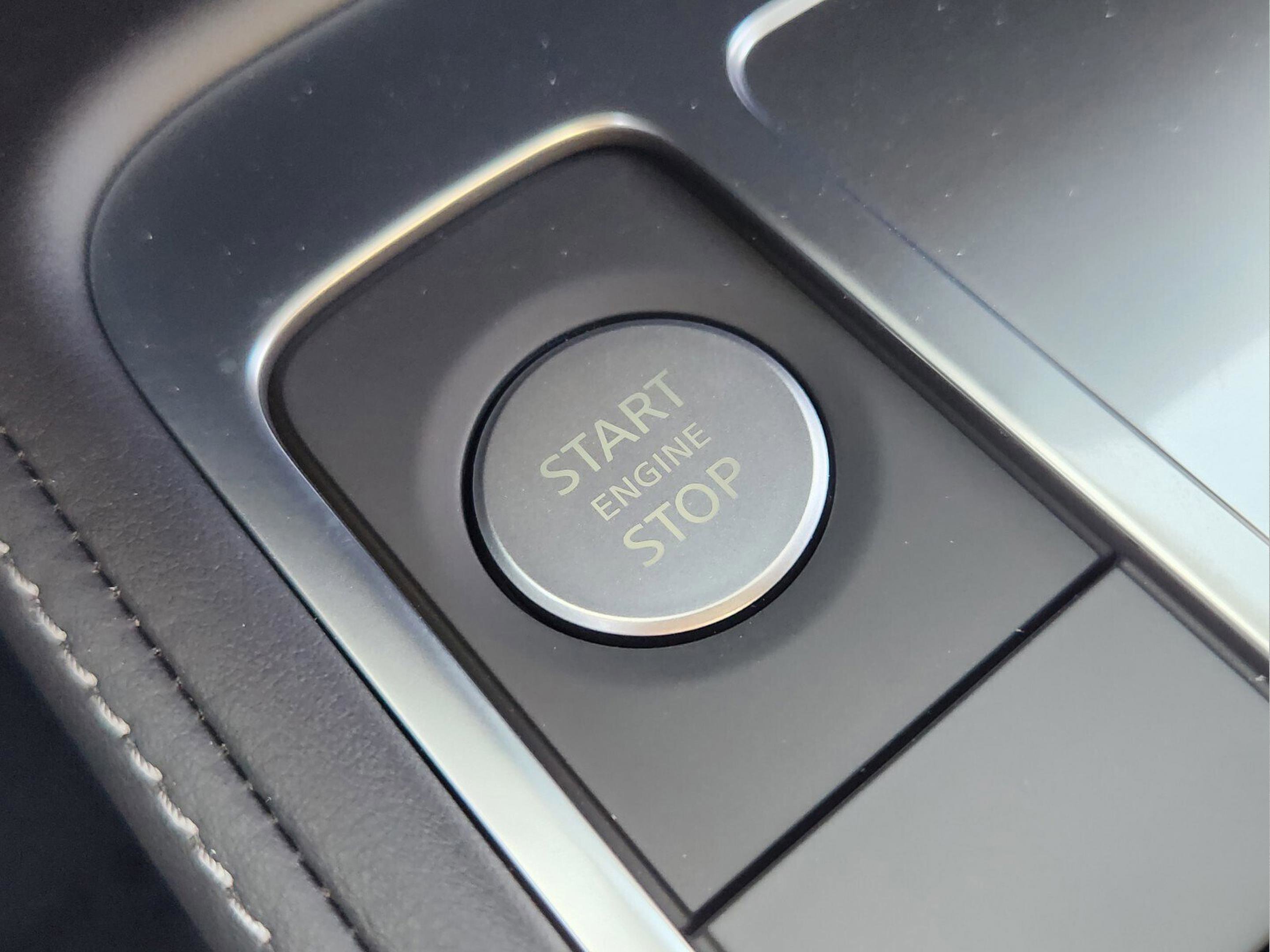 Certified 2025 INFINITI QX60 Luxe w/ Cargo Package image 24