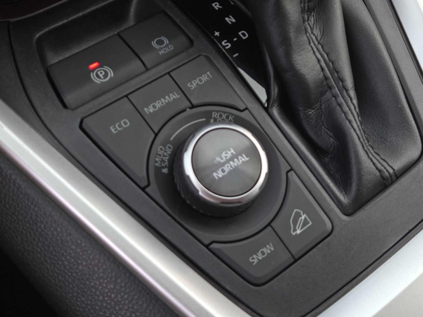 Used 2021 Toyota RAV4 Limited AWD/4WD image 9