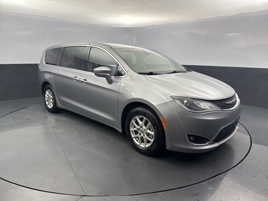 Used 2020 Chrysler Pacifica Touring image 7