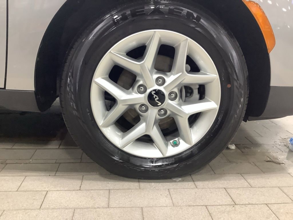 Certified 2025 Kia Soul LX w/ LX Technology Package image 22