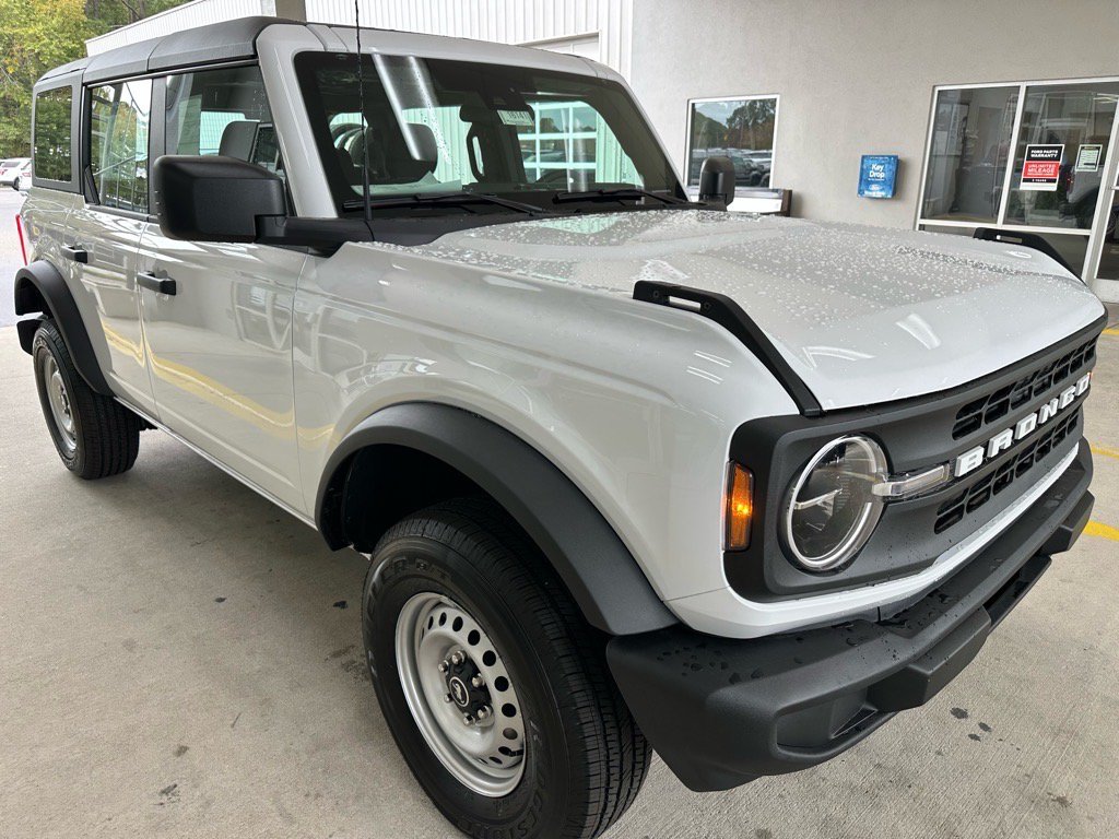 New 2025 Ford Bronco 4-Door AWD/4WD image 8