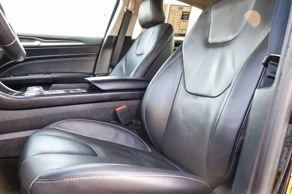 Used 2019 Ford Fusion Energi Titanium FWD image 28